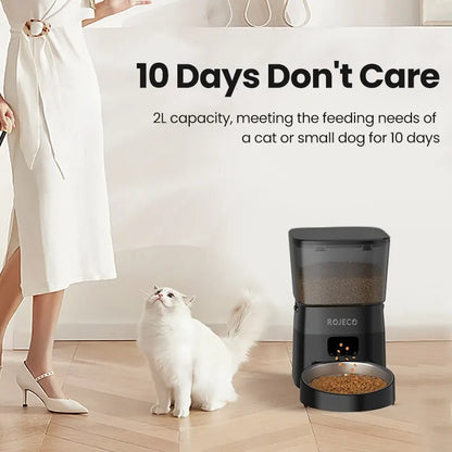 Snugll timed dog feeder with portion control and 2L capacity feeding a cat or small dog